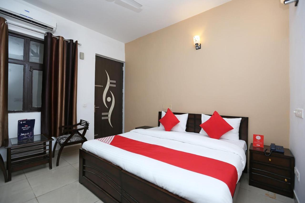 Oyo Mahak Residency Hotel Manesar Exterior photo