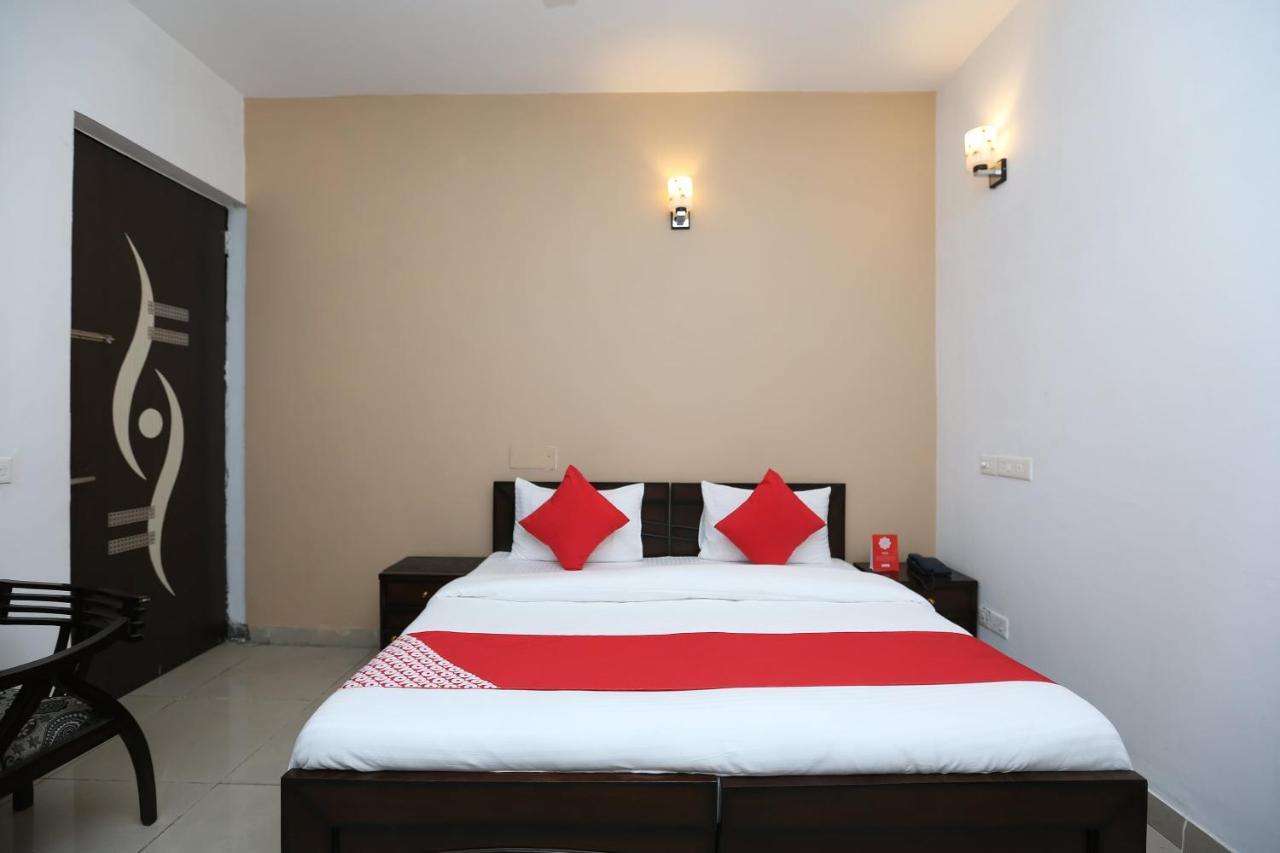 Oyo Mahak Residency Hotel Manesar Exterior photo