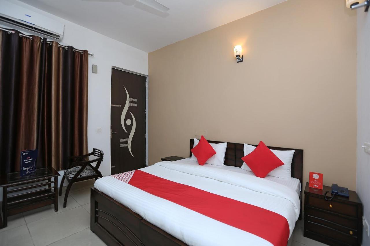 Oyo Mahak Residency Hotel Manesar Exterior photo
