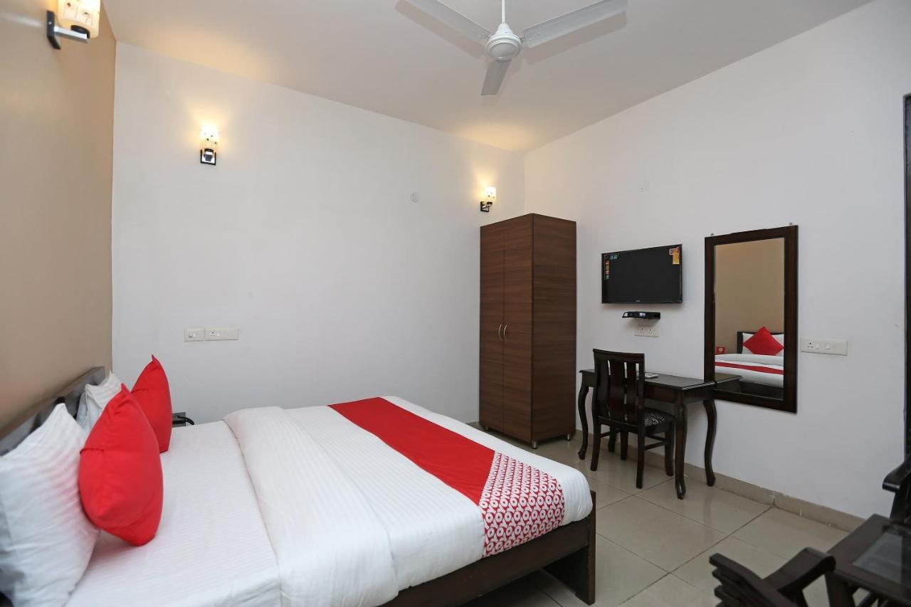 Oyo Mahak Residency Hotel Manesar Exterior photo