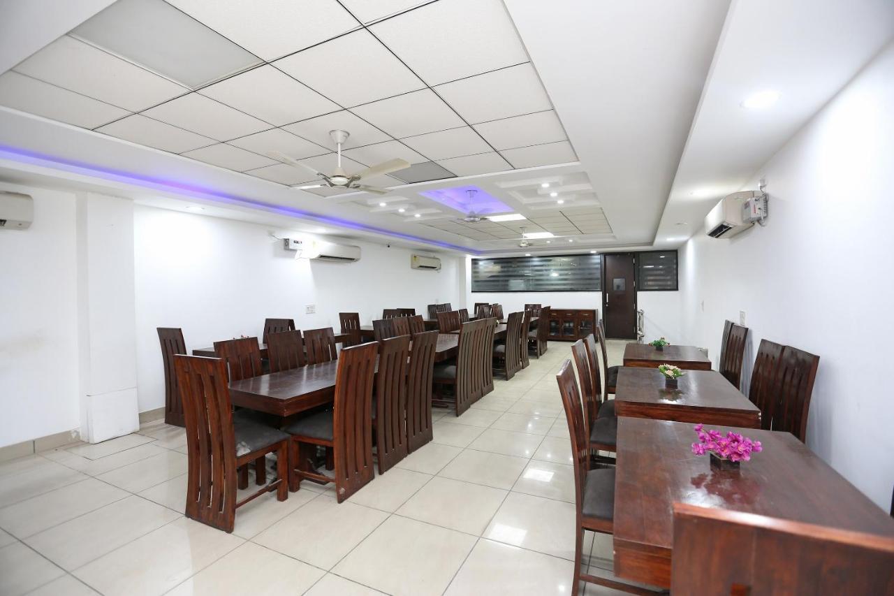Oyo Mahak Residency Hotel Manesar Exterior photo